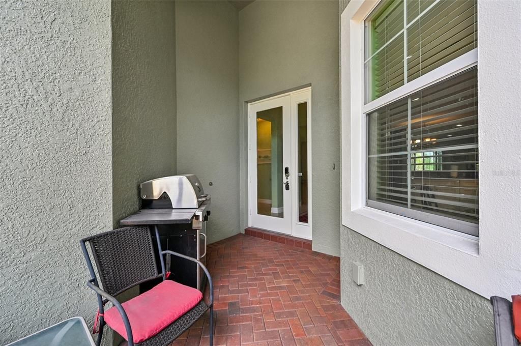 For Sale: $324,900 (2 beds, 2 baths, 1747 Square Feet)