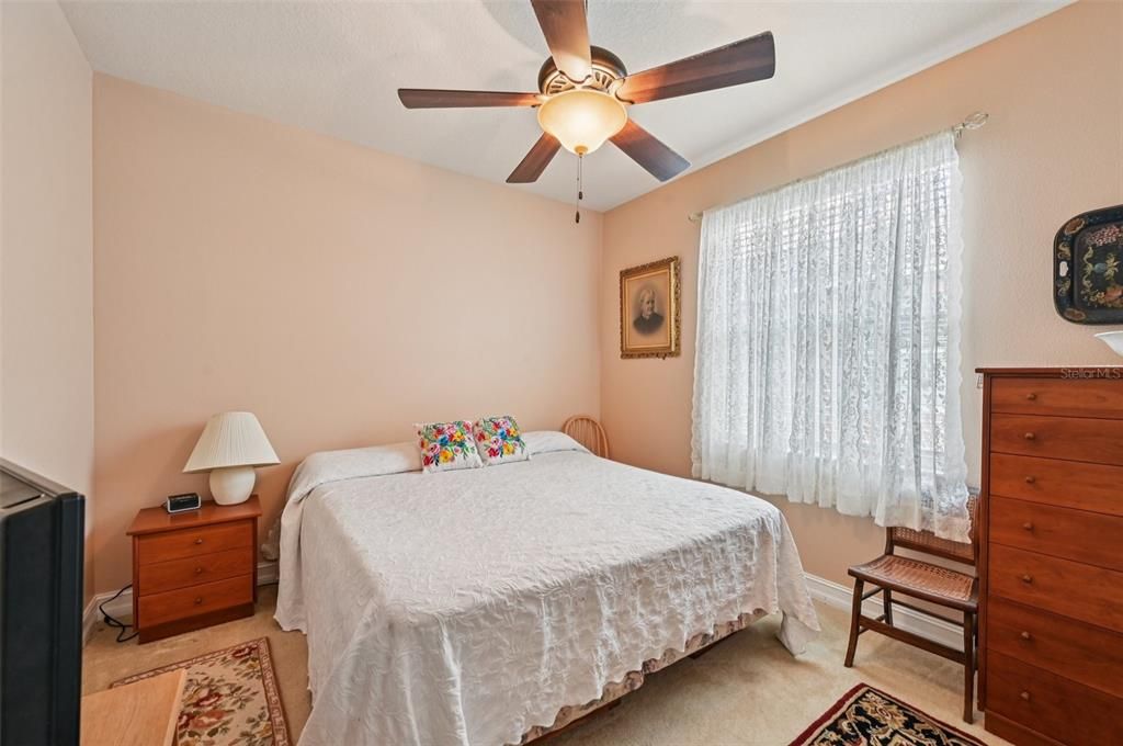 For Sale: $324,900 (2 beds, 2 baths, 1747 Square Feet)