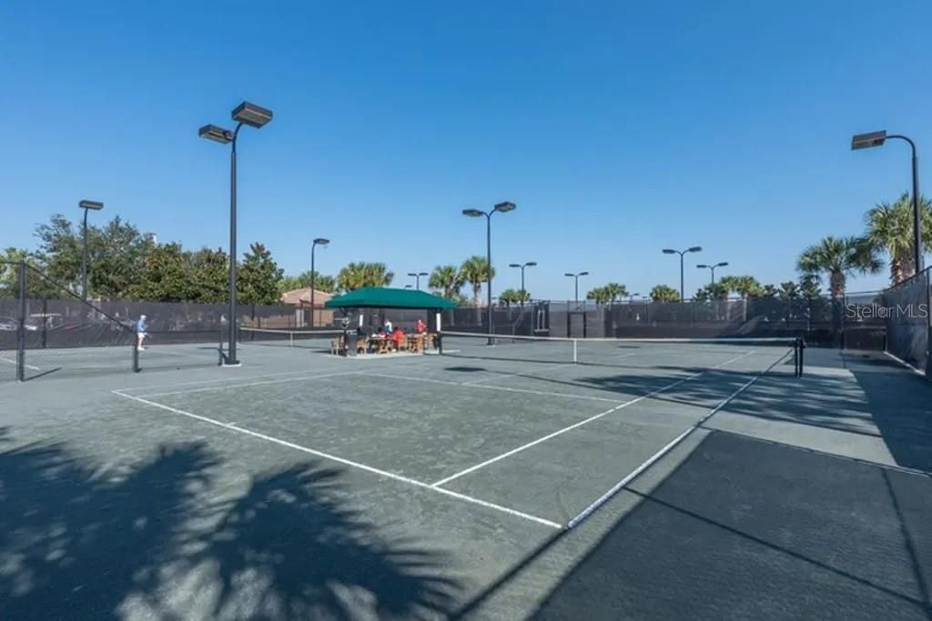For Sale: $324,900 (2 beds, 2 baths, 1747 Square Feet)