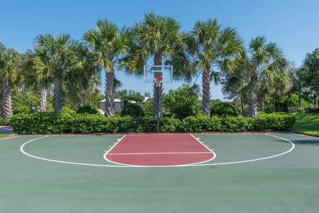 For Sale: $324,900 (2 beds, 2 baths, 1747 Square Feet)
