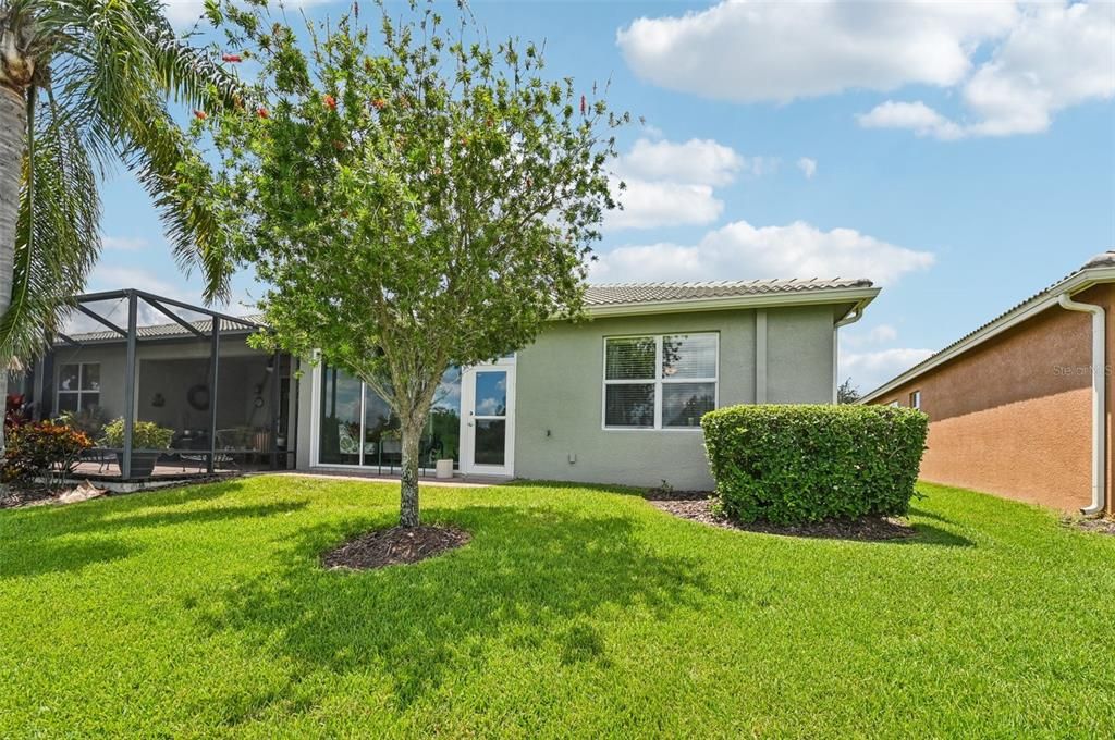 For Sale: $324,900 (2 beds, 2 baths, 1747 Square Feet)