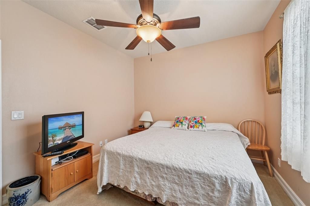 For Sale: $324,900 (2 beds, 2 baths, 1747 Square Feet)