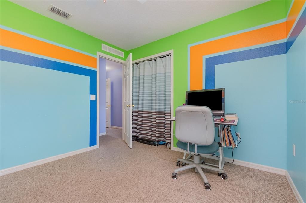 Под контрактом: $290,000 (4 спален, 2 ванн, 2129 Квадратных фут)