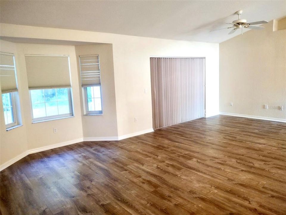 For Sale: $314,900 (3 beds, 2 baths, 1681 Square Feet)