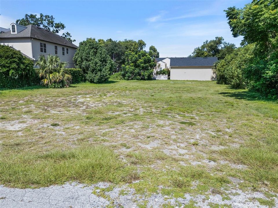 En Venta: $4,999,000 (0.48 acres)