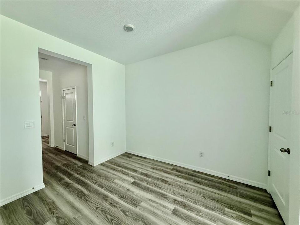 For Rent: $1,988 (3 beds, 2 baths, 1673 Square Feet)