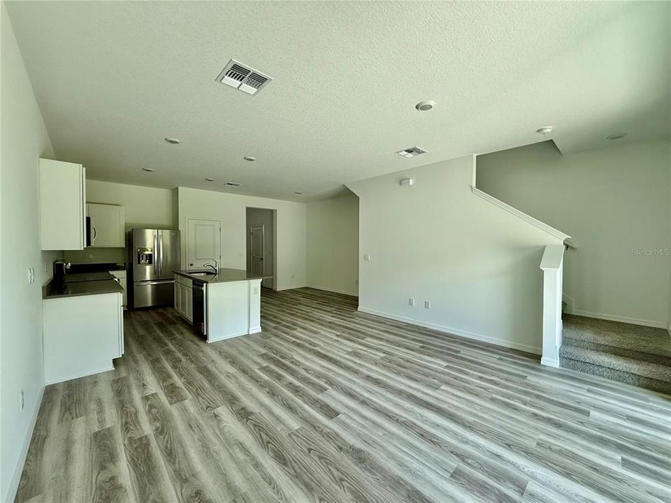 For Rent: $1,988 (3 beds, 2 baths, 1673 Square Feet)