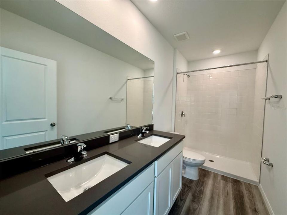 For Rent: $1,988 (3 beds, 2 baths, 1673 Square Feet)