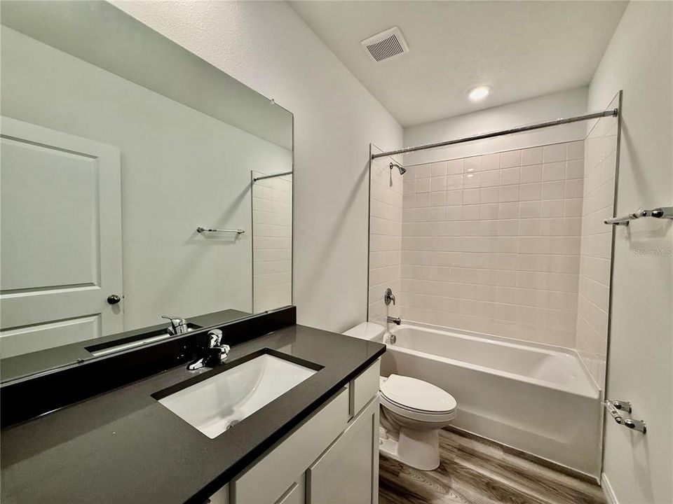 For Rent: $1,988 (3 beds, 2 baths, 1673 Square Feet)