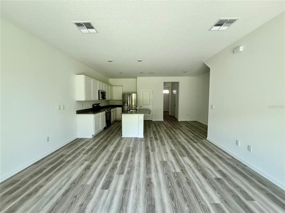 For Rent: $1,988 (3 beds, 2 baths, 1673 Square Feet)