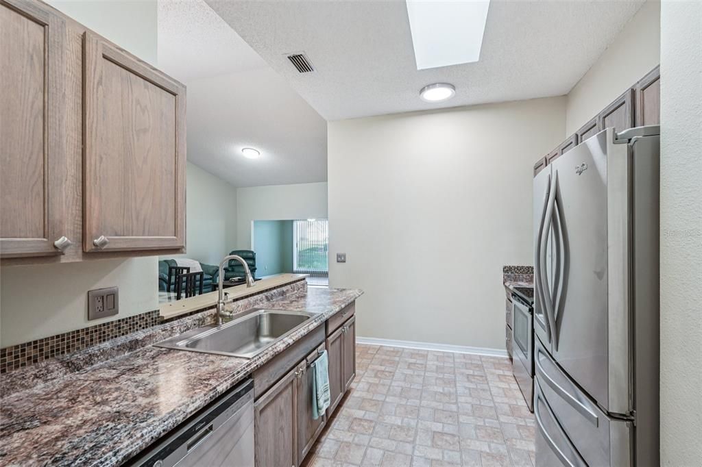 En Venta: $174,900 (2 camas, 2 baños, 1265 Pies cuadrados)