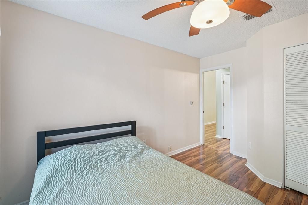 En Venta: $174,900 (2 camas, 2 baños, 1265 Pies cuadrados)