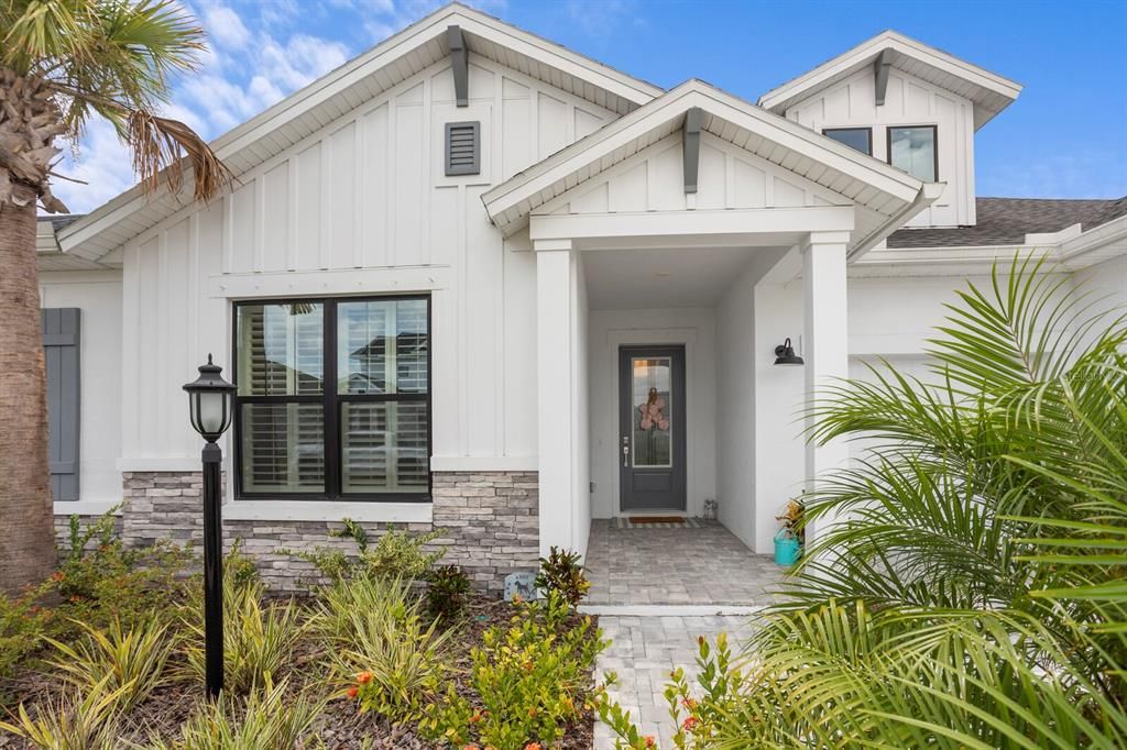 Active With Contract: $999,999 (4 beds, 3 baths, 3214 Square Feet)