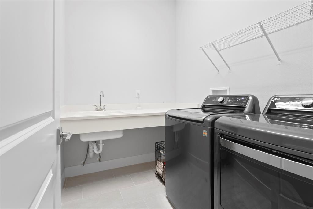 Active With Contract: $999,999 (4 beds, 3 baths, 3214 Square Feet)