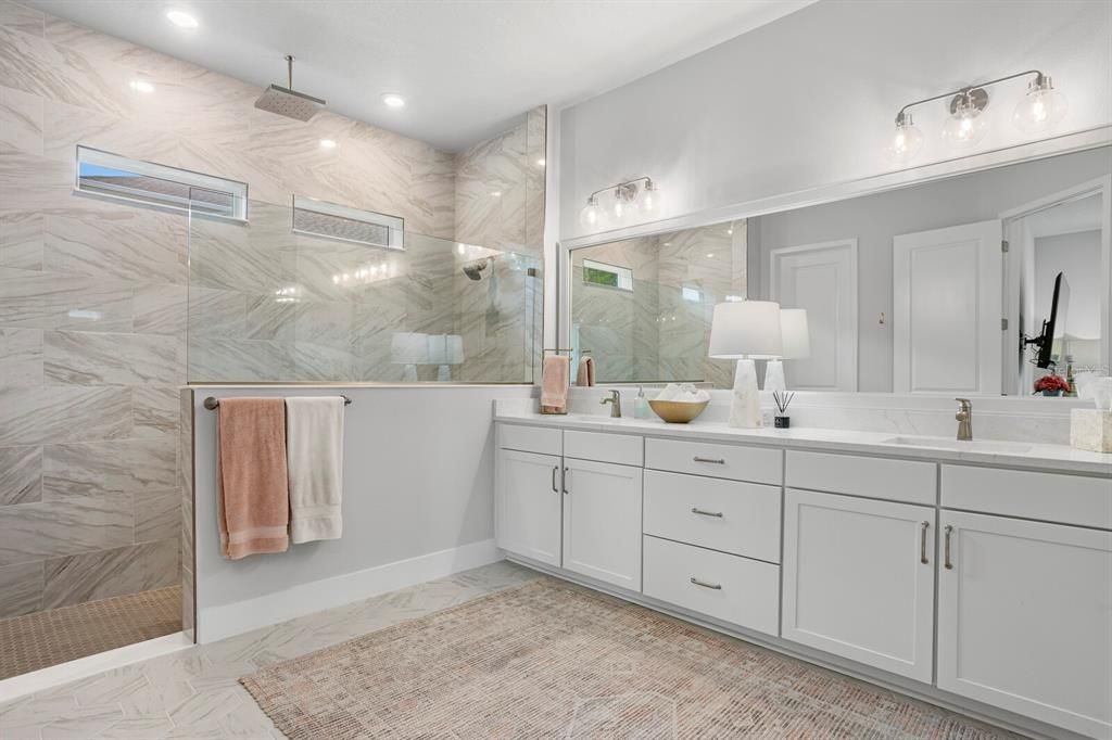 Active With Contract: $999,999 (4 beds, 3 baths, 3214 Square Feet)