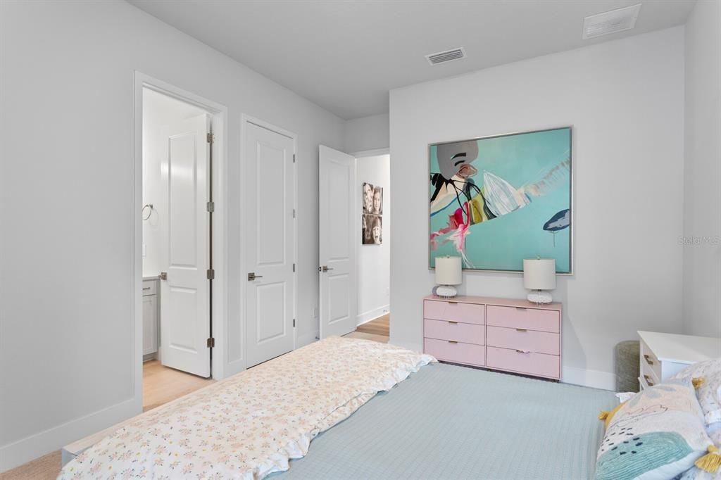 Active With Contract: $999,999 (4 beds, 3 baths, 3214 Square Feet)