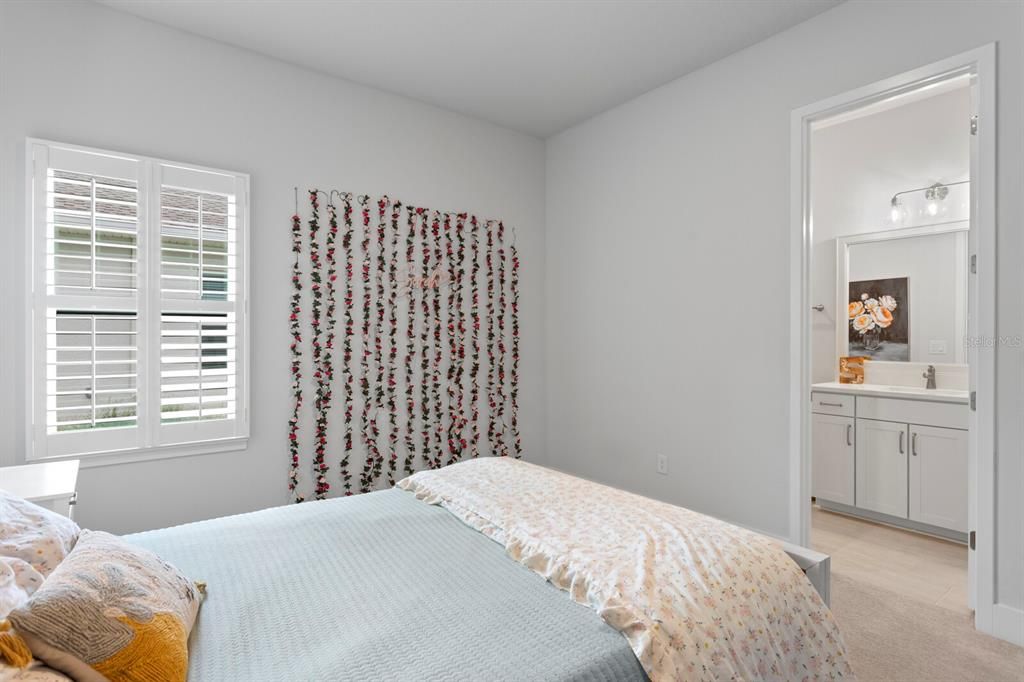 Active With Contract: $999,999 (4 beds, 3 baths, 3214 Square Feet)