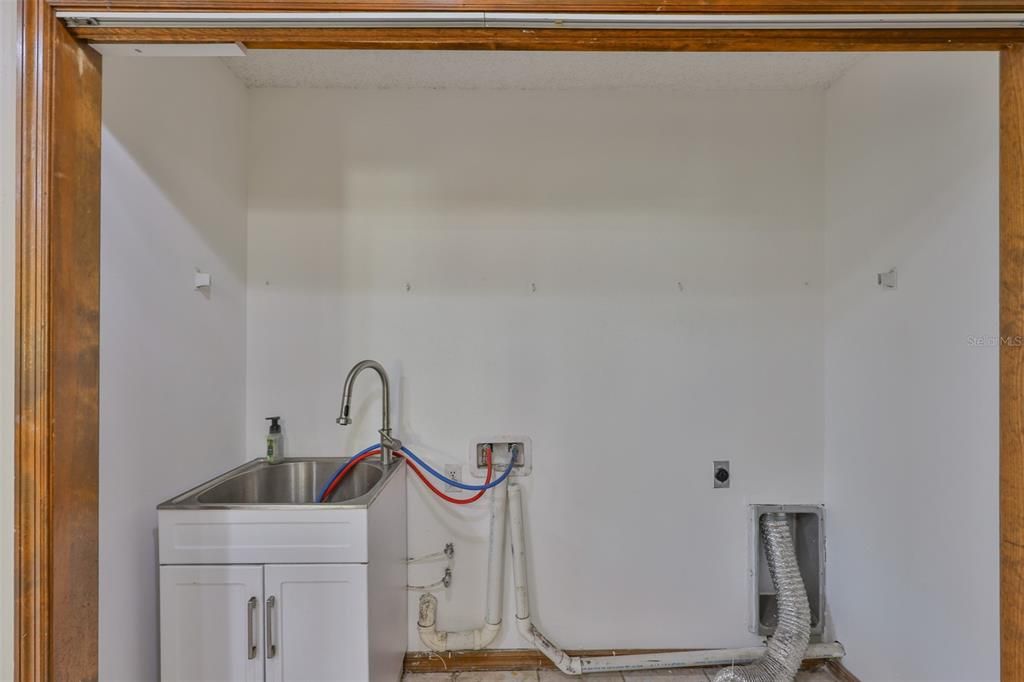 En Venta: $459,500 (3 camas, 2 baños, 2387 Pies cuadrados)