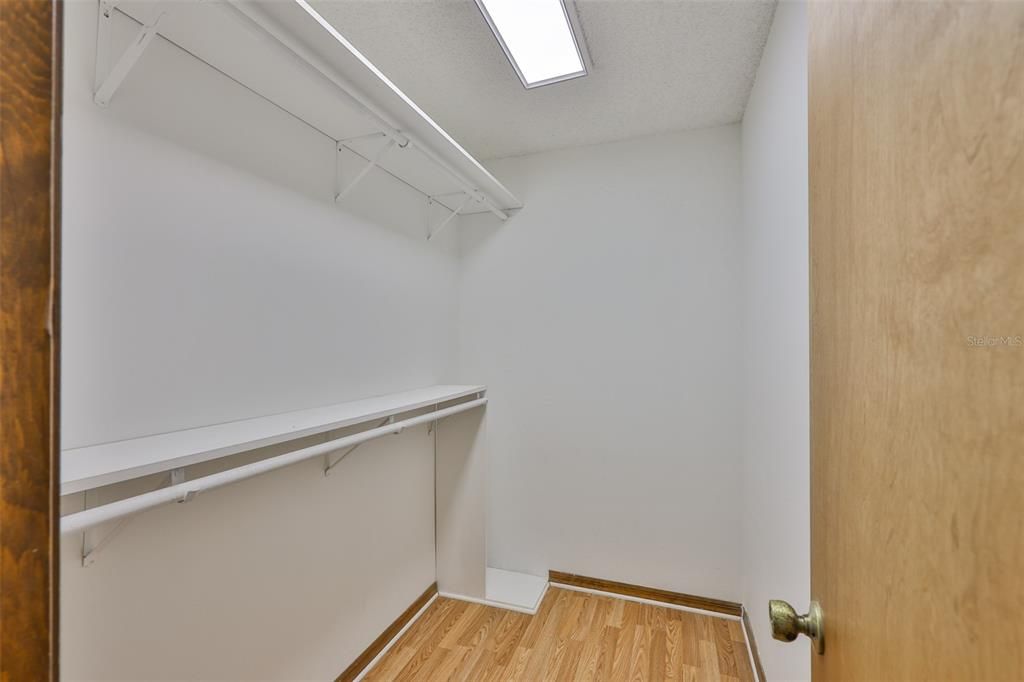 En Venta: $459,500 (3 camas, 2 baños, 2387 Pies cuadrados)