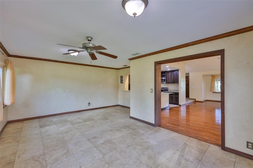 En Venta: $459,500 (3 camas, 2 baños, 2387 Pies cuadrados)