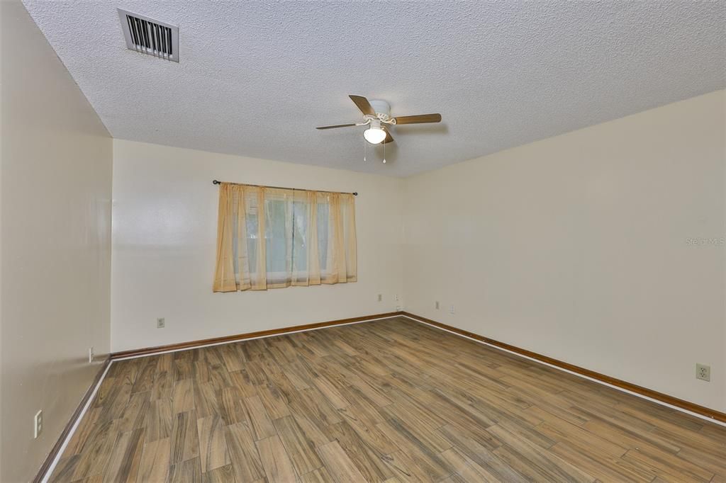 En Venta: $459,500 (3 camas, 2 baños, 2387 Pies cuadrados)