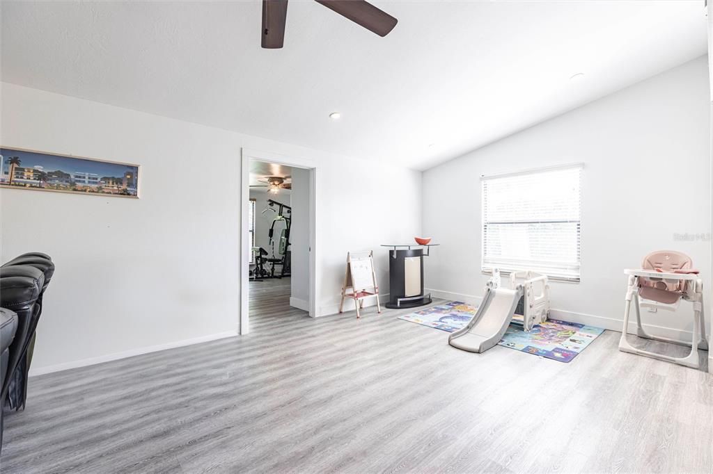 待售: $500,000 (3 贝兹, 2 浴室, 1550 平方英尺)