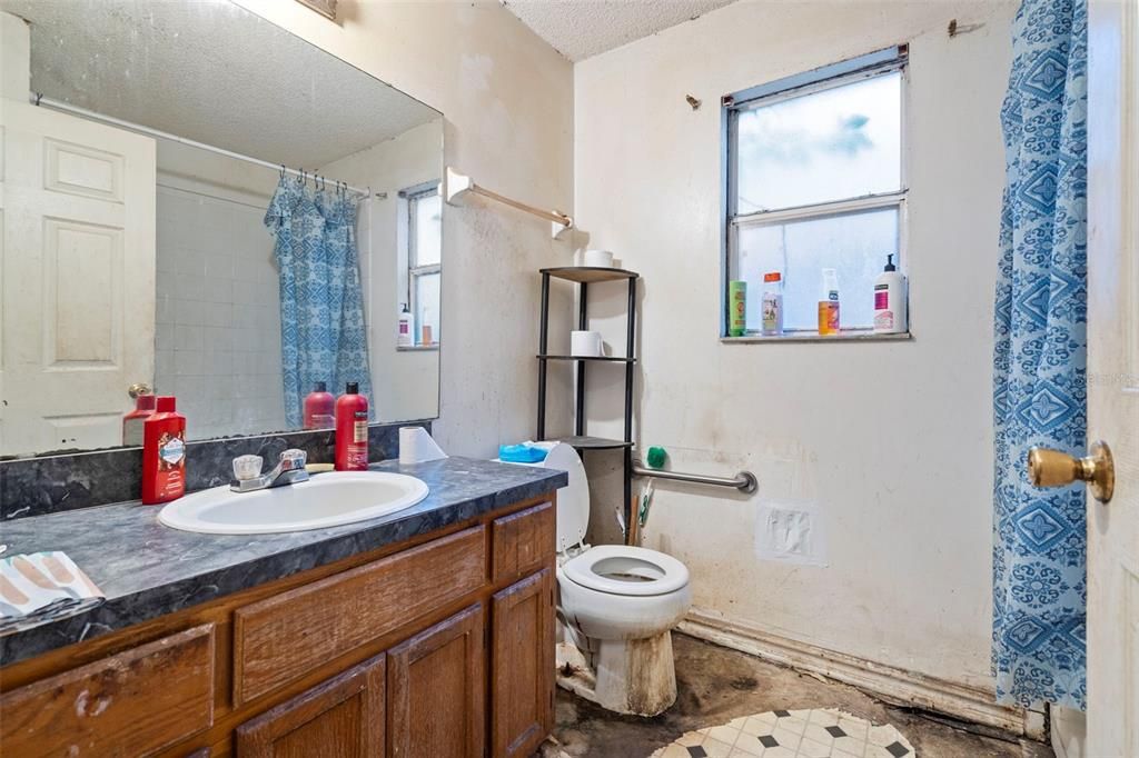 En Venta: $228,000 (3 camas, 2 baños, 1574 Pies cuadrados)