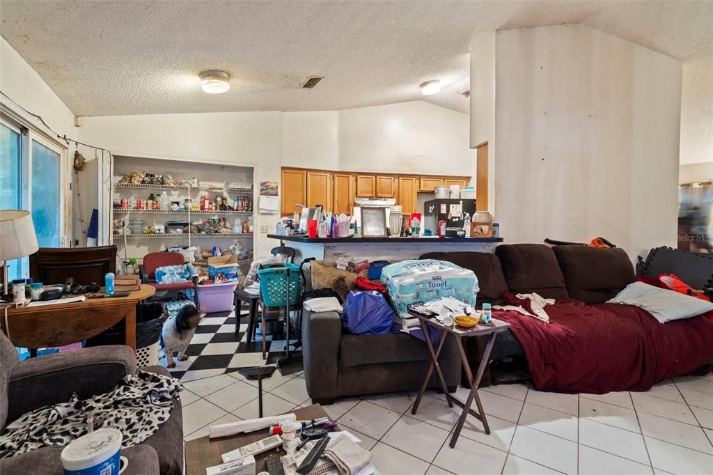 En Venta: $228,000 (3 camas, 2 baños, 1574 Pies cuadrados)