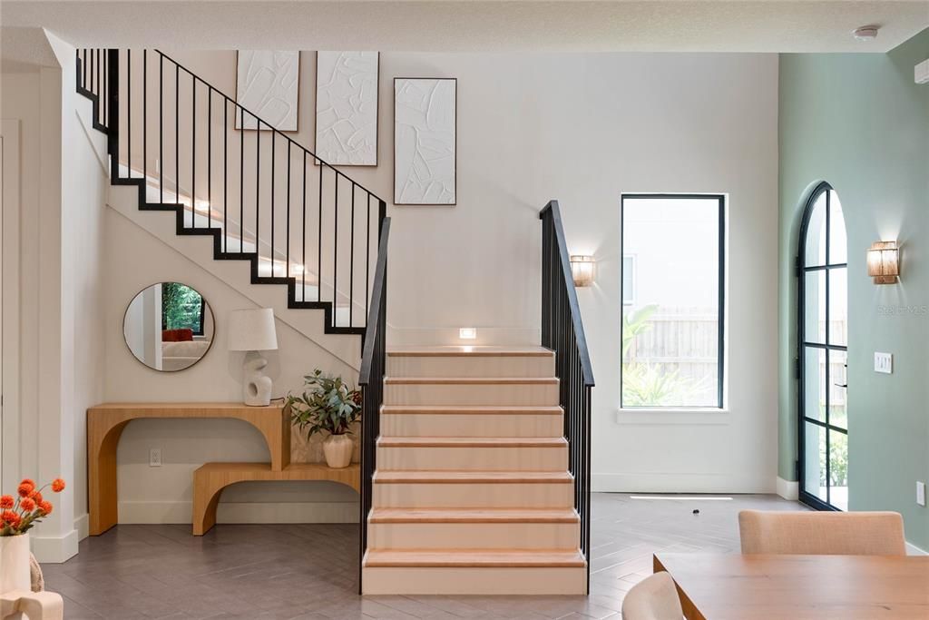 Под контрактом: $1,098,000 (4 спален, 4 ванн, 3185 Квадратных фут)