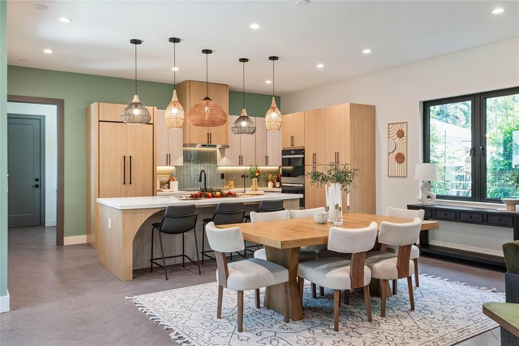 Под контрактом: $1,098,000 (4 спален, 4 ванн, 3185 Квадратных фут)