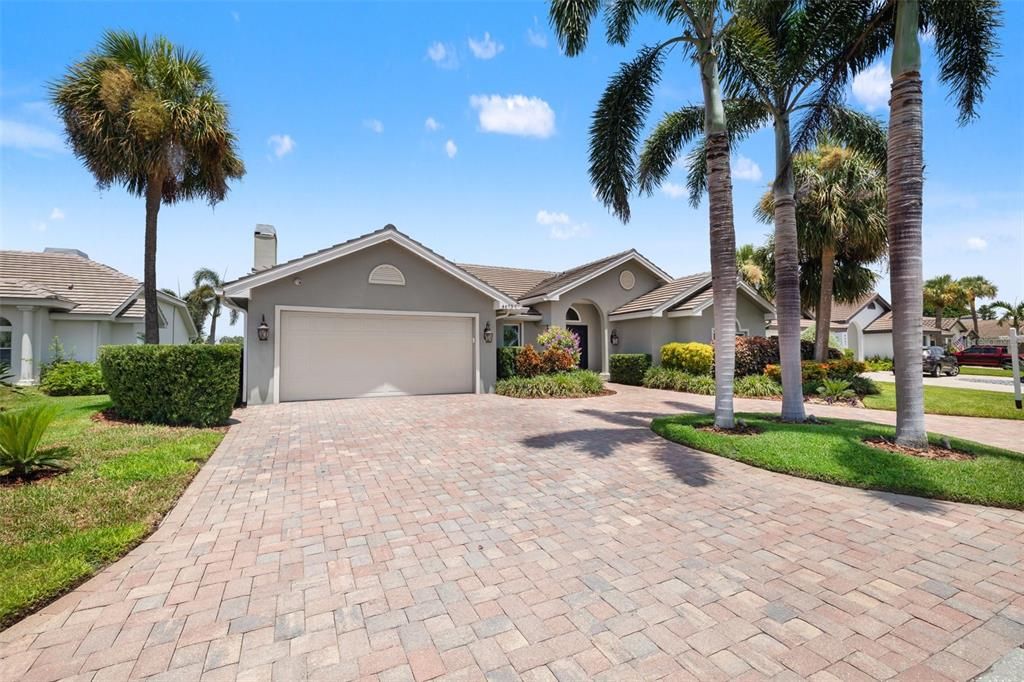 For Sale: $1,499,000 (4 beds, 3 baths, 2600 Square Feet)