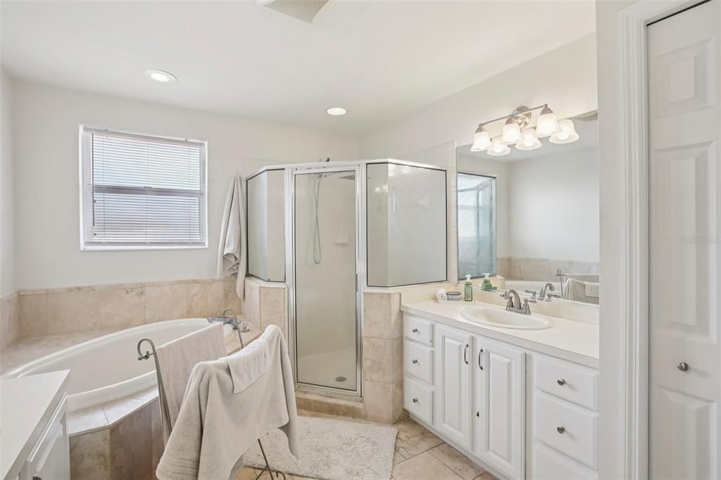 Active With Contract: $459,000 (4 beds, 3 baths, 2636 Square Feet)