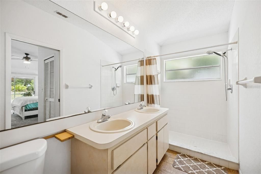 For Sale: $315,000 (3 beds, 2 baths, 1447 Square Feet)