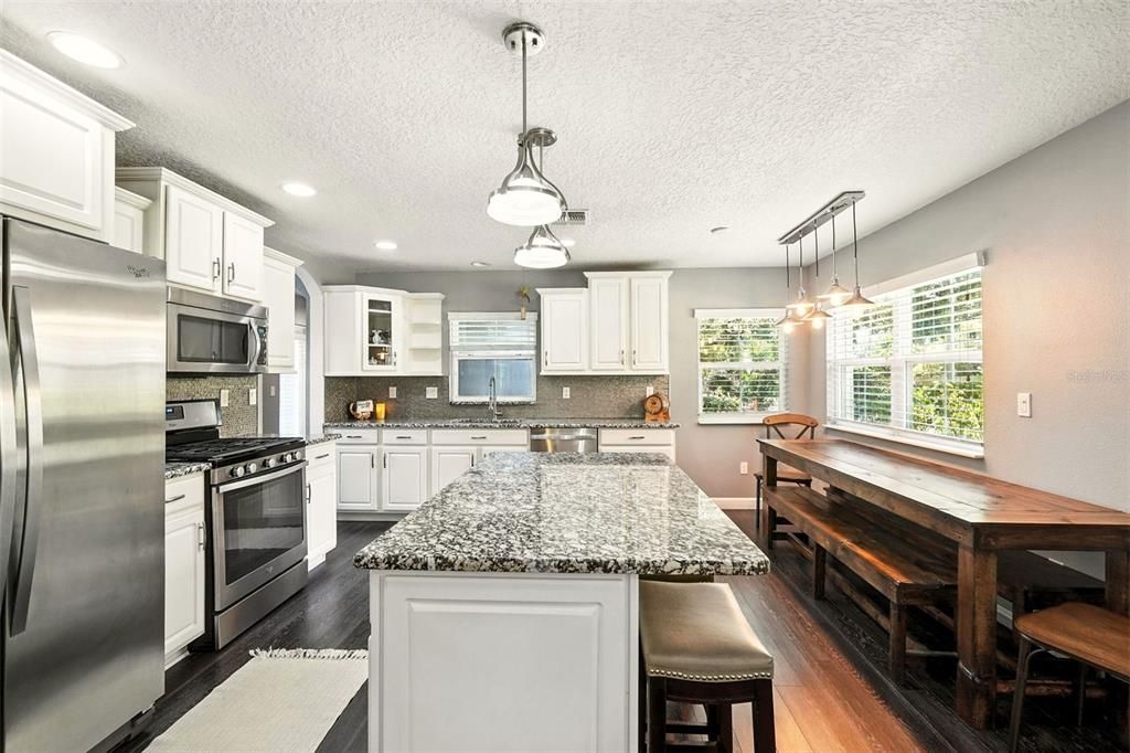 For Sale: $894,900 (3 beds, 3 baths, 2225 Square Feet)