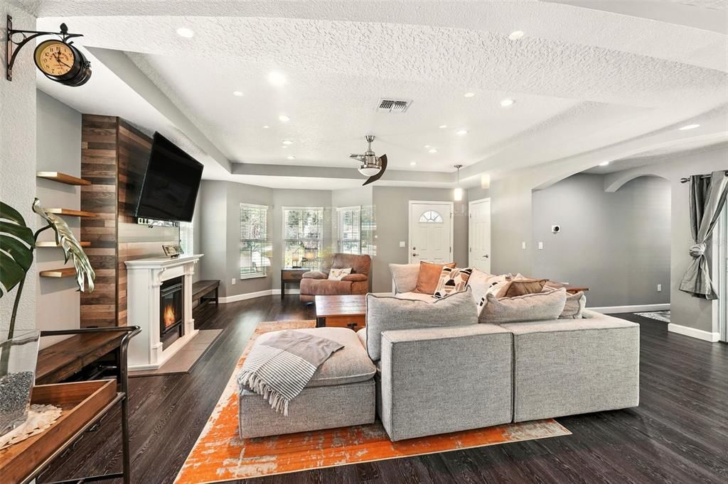 For Sale: $894,900 (3 beds, 3 baths, 2225 Square Feet)