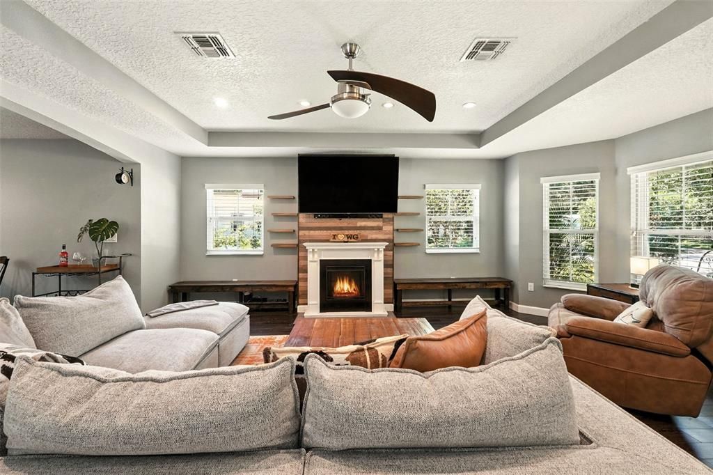 For Sale: $894,900 (3 beds, 3 baths, 2225 Square Feet)