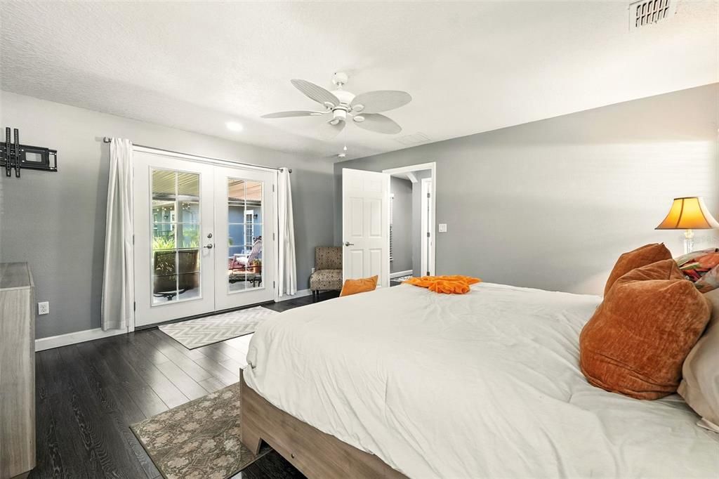 For Sale: $894,900 (3 beds, 3 baths, 2225 Square Feet)