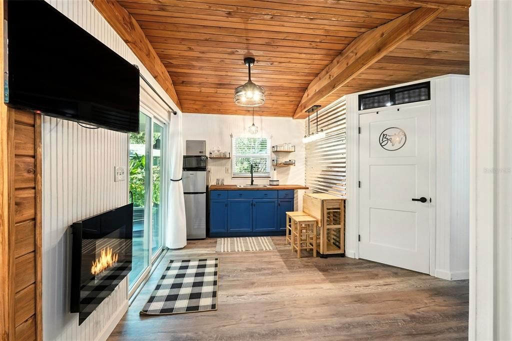 For Sale: $894,900 (3 beds, 3 baths, 2225 Square Feet)