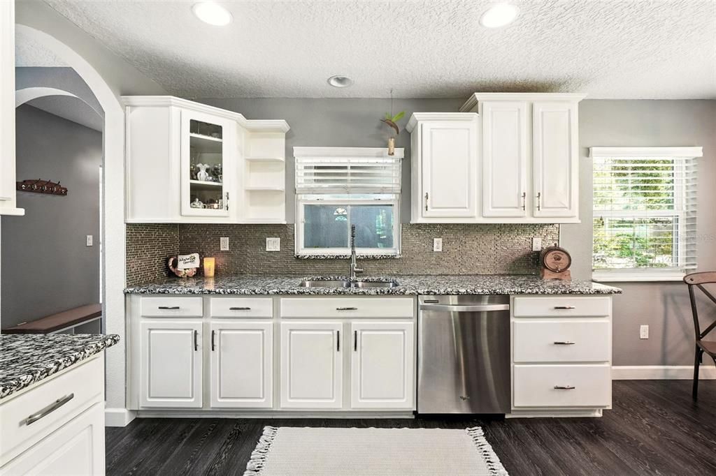 For Sale: $894,900 (3 beds, 3 baths, 2225 Square Feet)