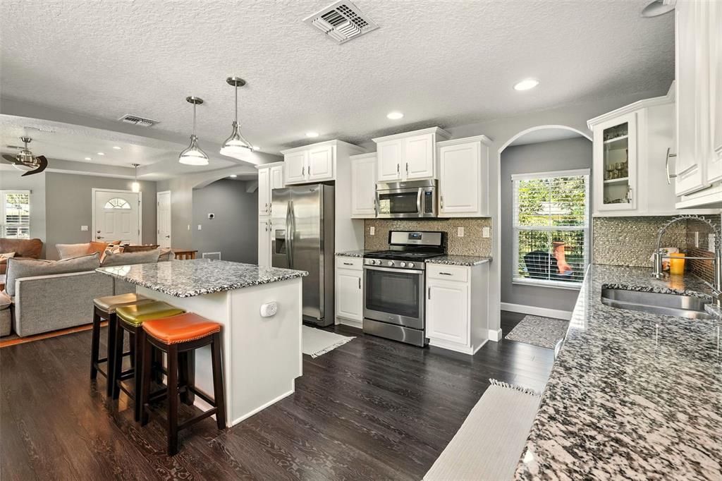 For Sale: $894,900 (3 beds, 3 baths, 2225 Square Feet)