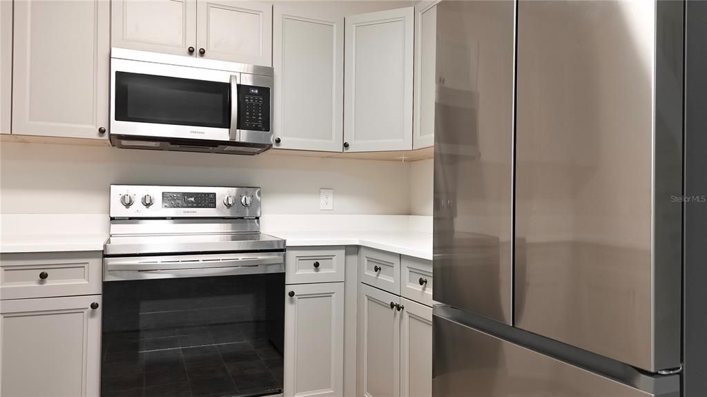 На продажу: $175,000 (2 спален, 2 ванн, 1072 Квадратных фут)