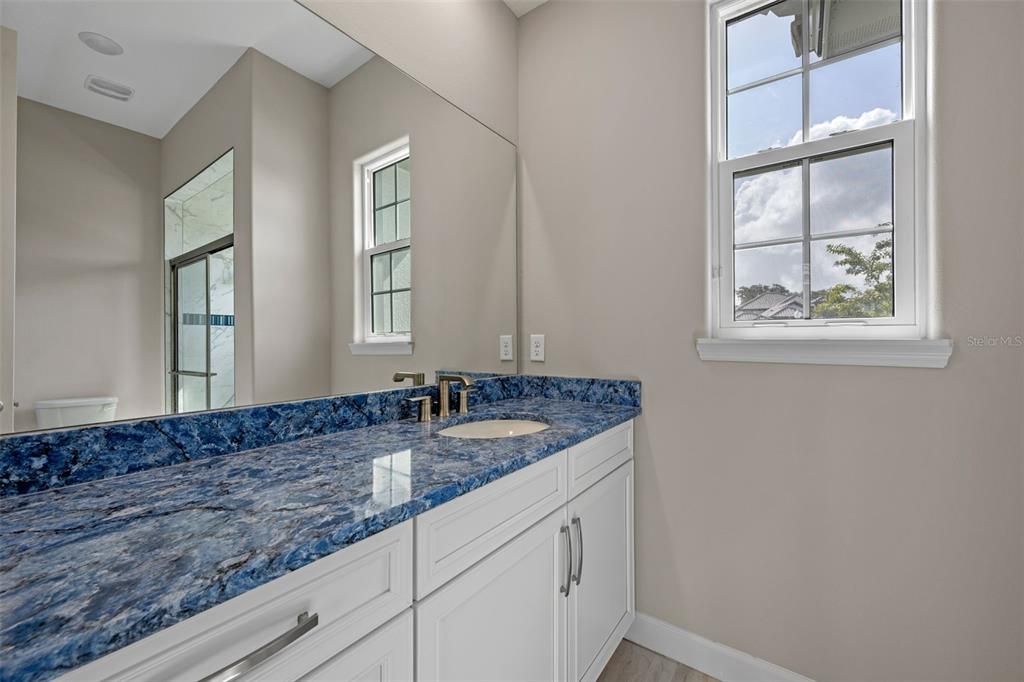 For Sale: $720,000 (3 beds, 3 baths, 2000 Square Feet)