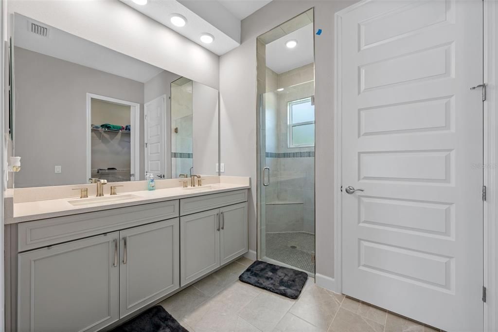 For Sale: $720,000 (3 beds, 3 baths, 2000 Square Feet)