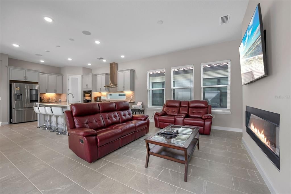 For Sale: $720,000 (3 beds, 3 baths, 2000 Square Feet)