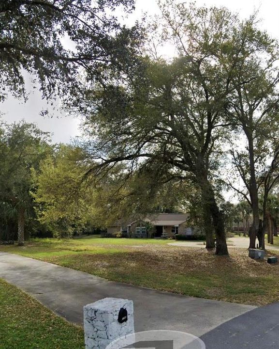 待售: $345,000 (1.09 acres)