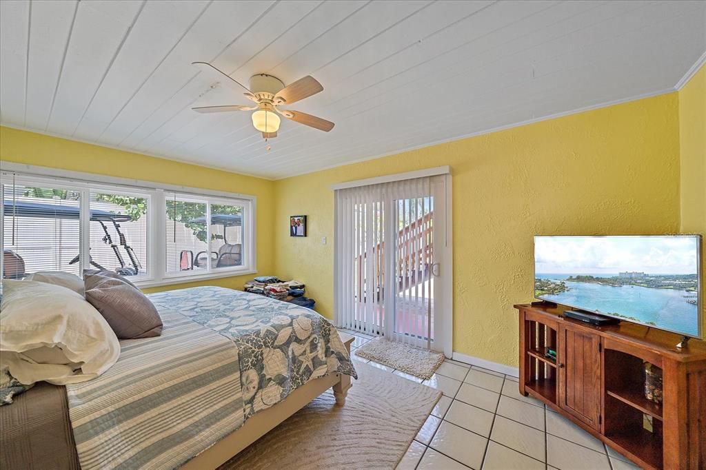 На продажу: $1,100,000 (3 спален, 0 ванн, 2222 Квадратных фут)