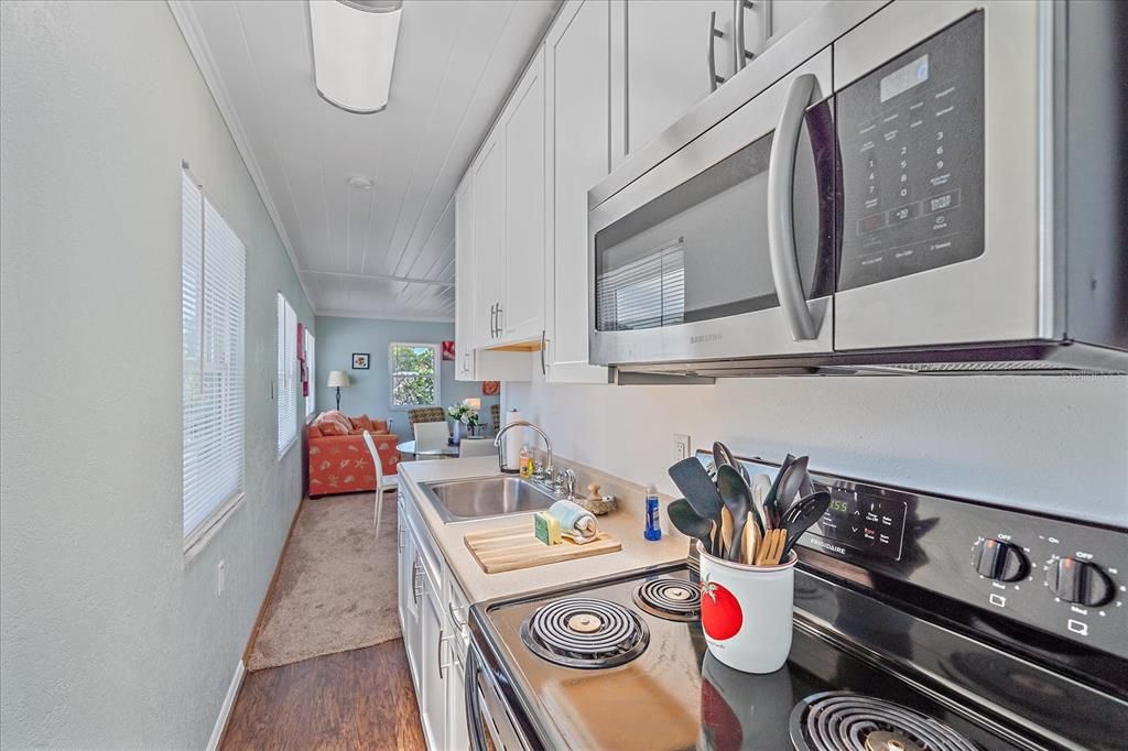 На продажу: $1,100,000 (3 спален, 0 ванн, 2222 Квадратных фут)