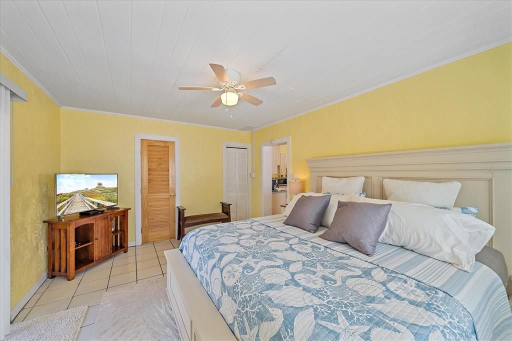 На продажу: $1,100,000 (3 спален, 0 ванн, 2222 Квадратных фут)