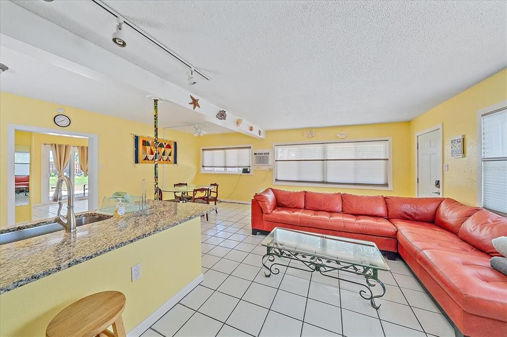 На продажу: $1,100,000 (3 спален, 0 ванн, 2222 Квадратных фут)