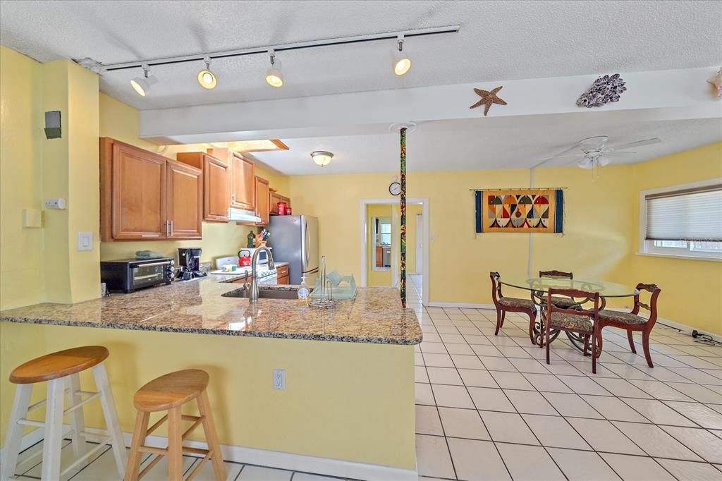 На продажу: $1,100,000 (3 спален, 0 ванн, 2222 Квадратных фут)